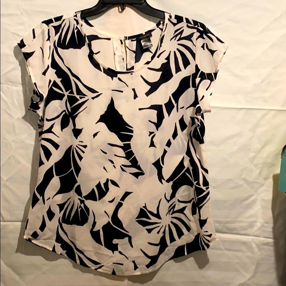 Women’s Ann Taylor Size M Zebra Sleeveless Blouse